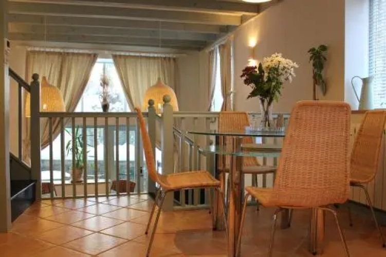 Alston Art Apartments