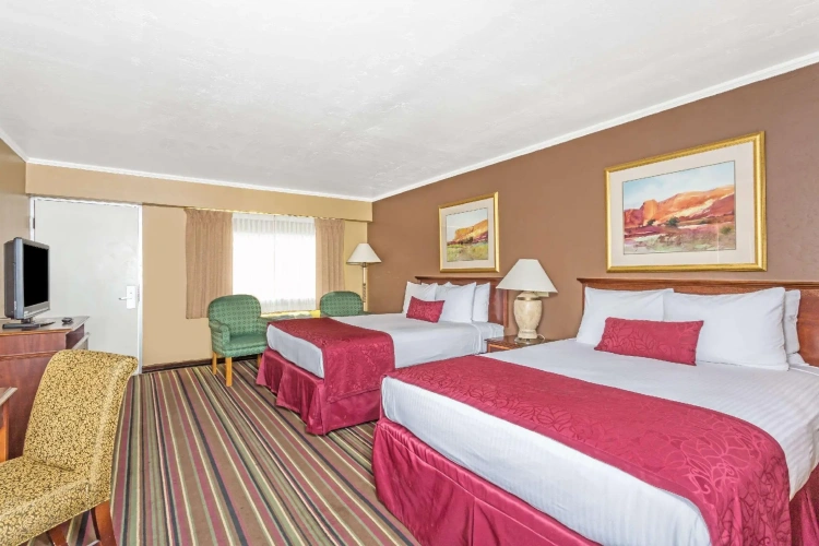 Standard Quadruple room