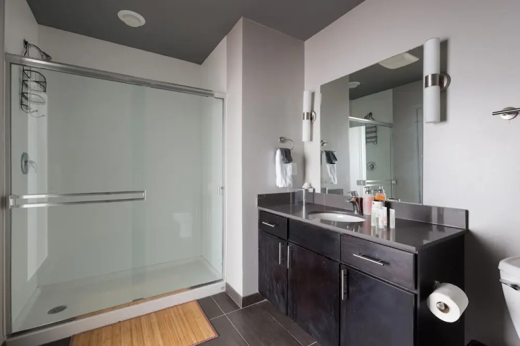 Spacious 1BR with Free Parking | Zen@Boss