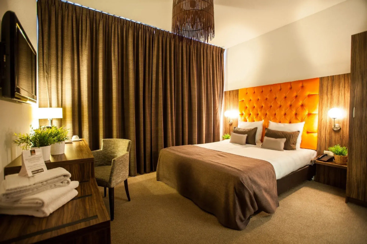 Hotel La Reine