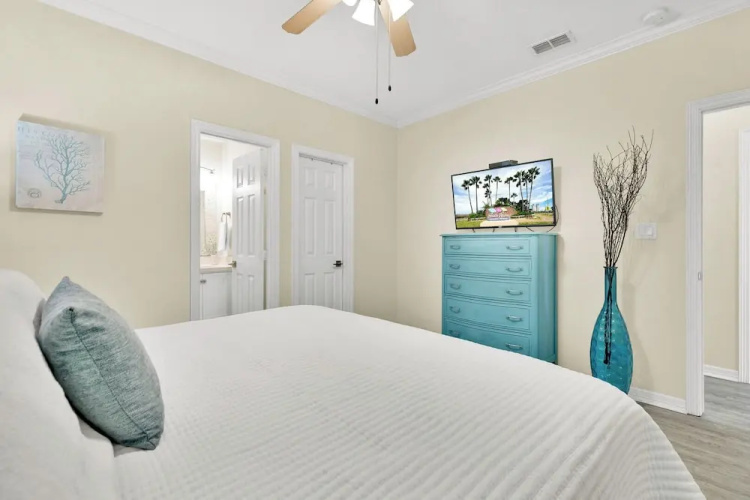 Cora Lee Gulfview by Padre Getaways