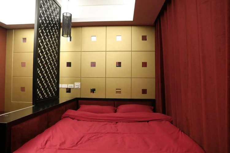 Q Square Apartment D
