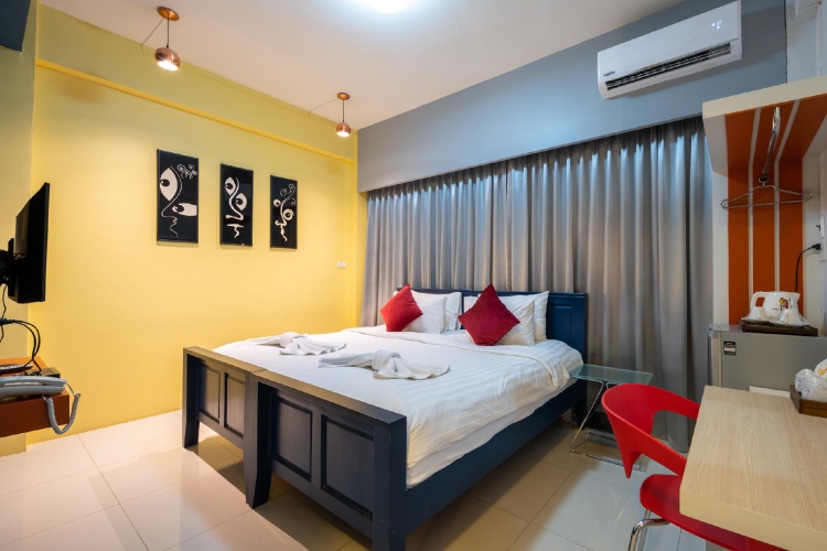 Deluxe Modern room