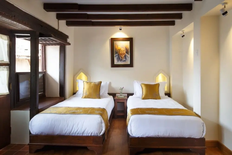 Deluxe Twin room with courtyard view