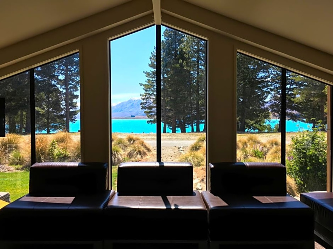 Lakefront Lodge Backpackers