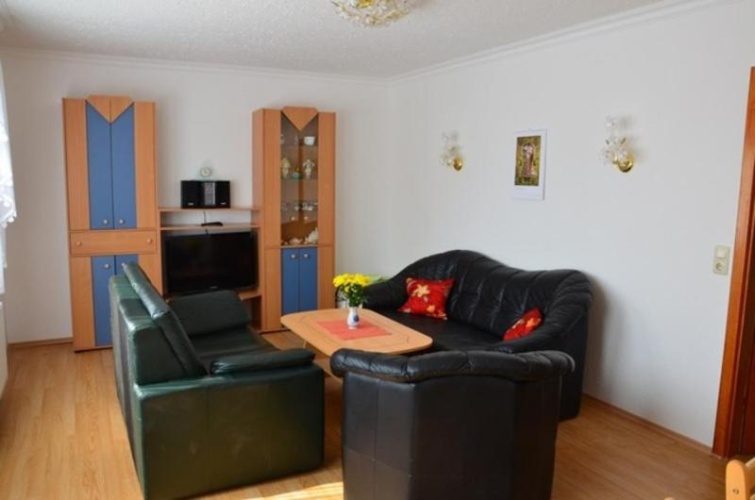 3 Bedrooms Apartment