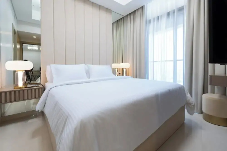Keyrock Living - Oasis with Balcony View