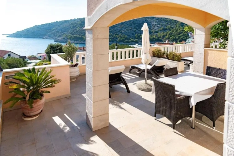 1 Bedroom Apartment with sea view