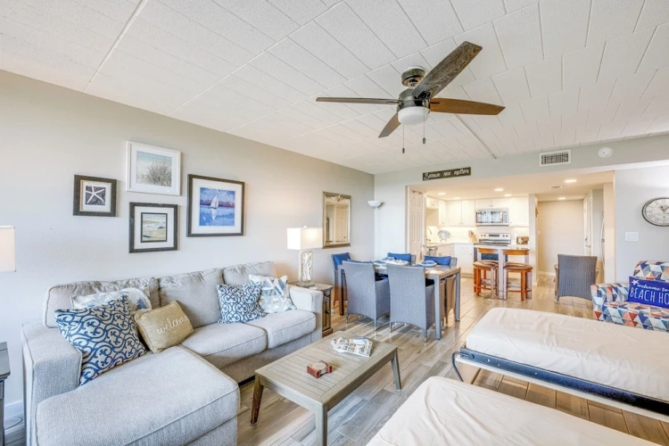 2 Bedrooms Apartment