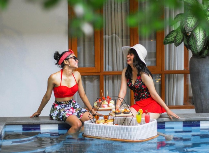 Standard Double room with pool view