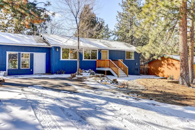 Pet-friendly Bend Home ~ 2 Mi to Downtown