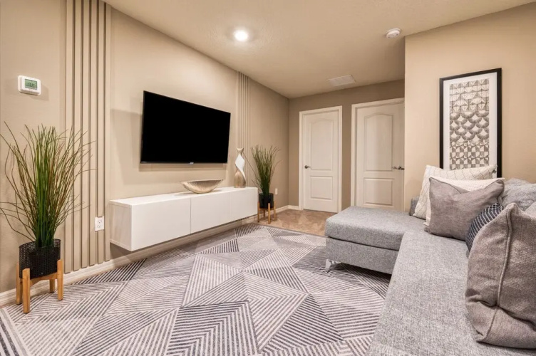 7553 Oak Spring Lane