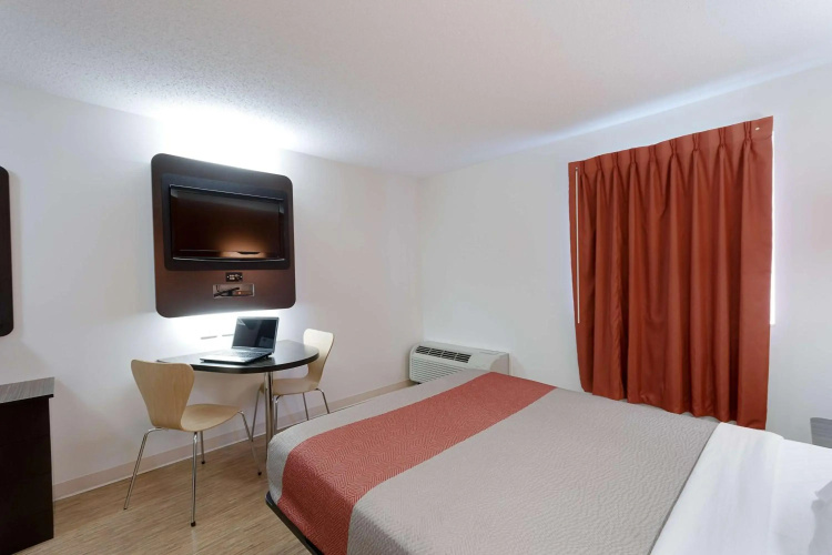 Motel 6 Brandon, MB