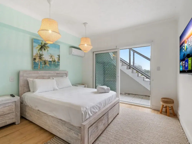 Spacious 2-bed With Private Rooftop & BBQ Access