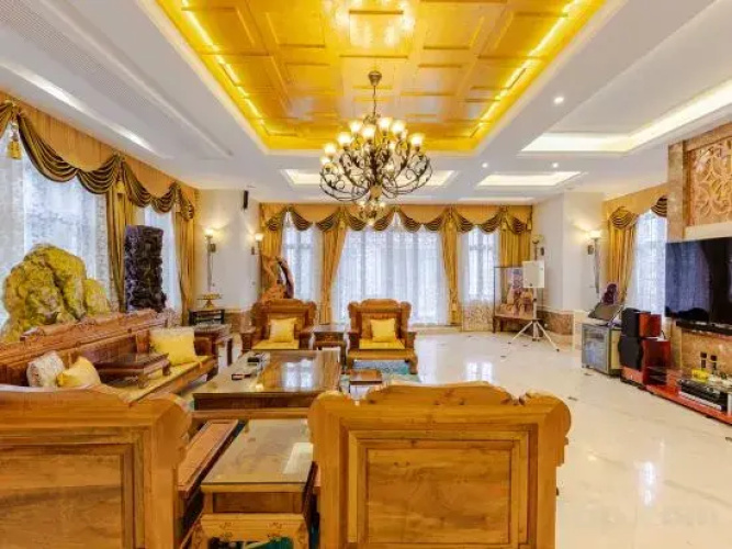 XiuRong Manor