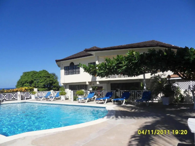 Relax Resort