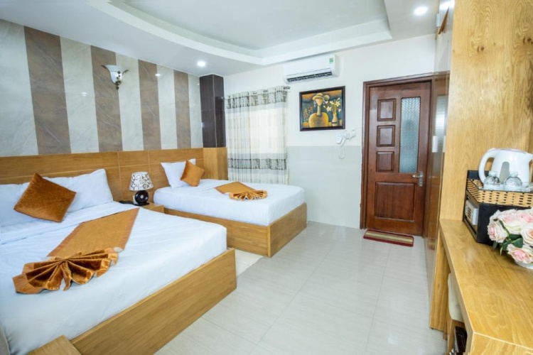 Standard Triple room