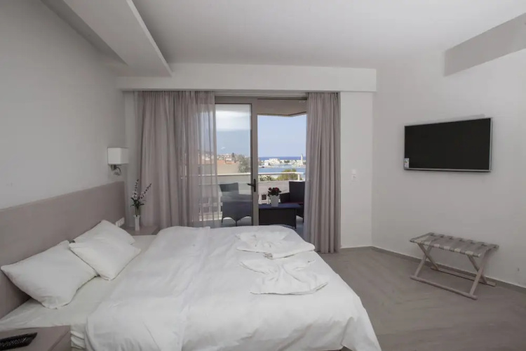Eleonora Apartments