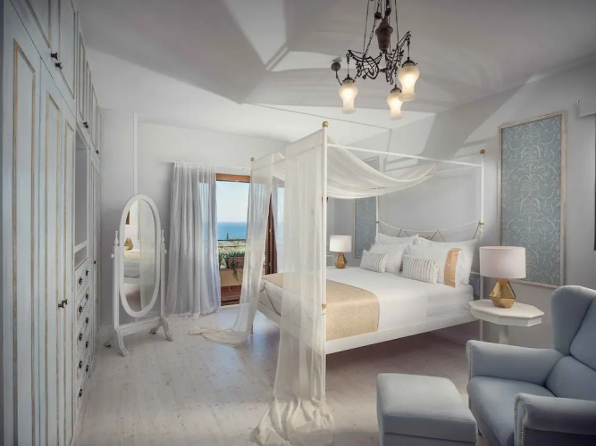 Bozonos Luxury Villa