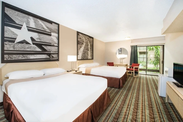 Standard Quadruple room