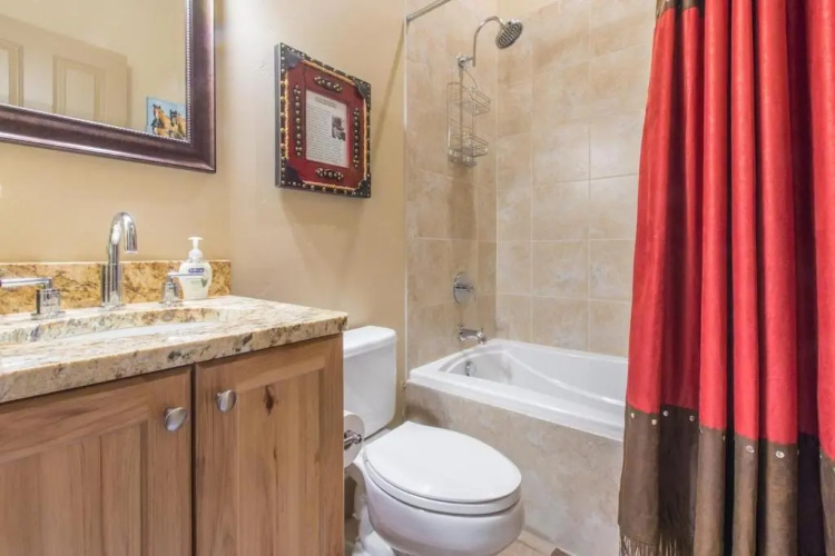 708 Main St Unit 4