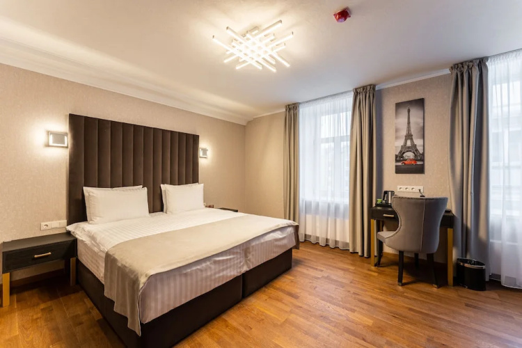Aparthotel Plaza KG