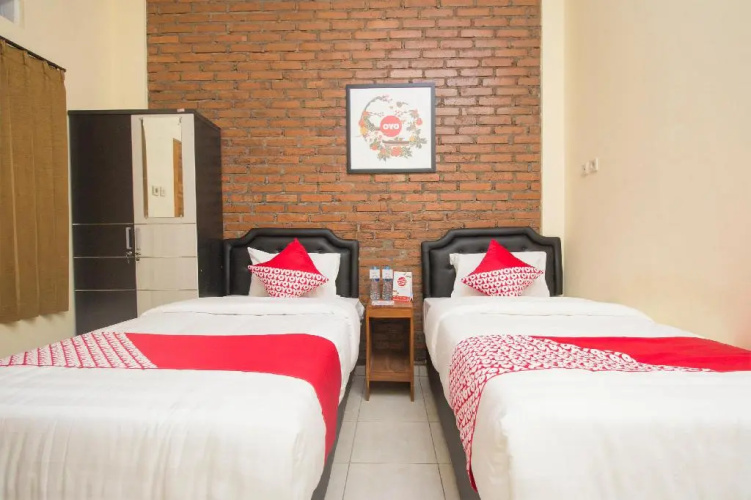 OYO 952 Annisa Syariah Guest House