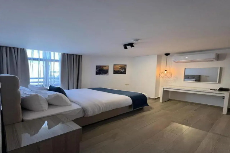 Red Carpet Suites