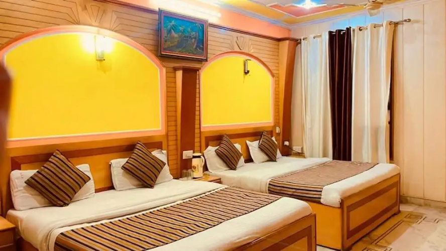 Gyan Hotel