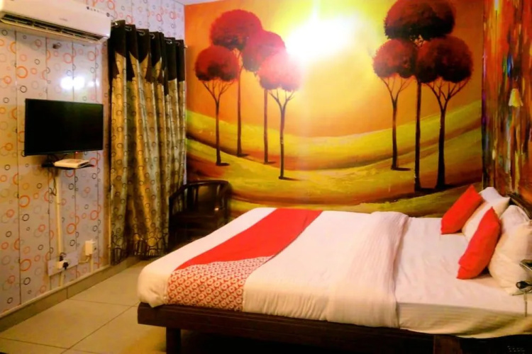 OYO Flagship 18478 Hotel Max