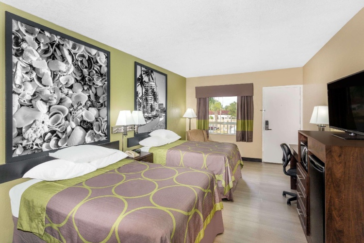 Standard Quadruple room