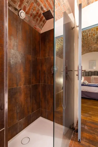 Bright Triplex - 4br/10p - Moulin Rouge