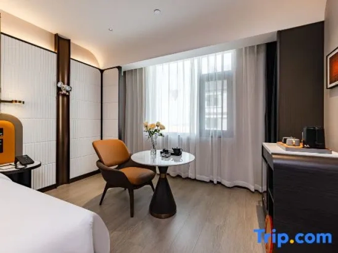 2 Bedrooms Family Suite with city view