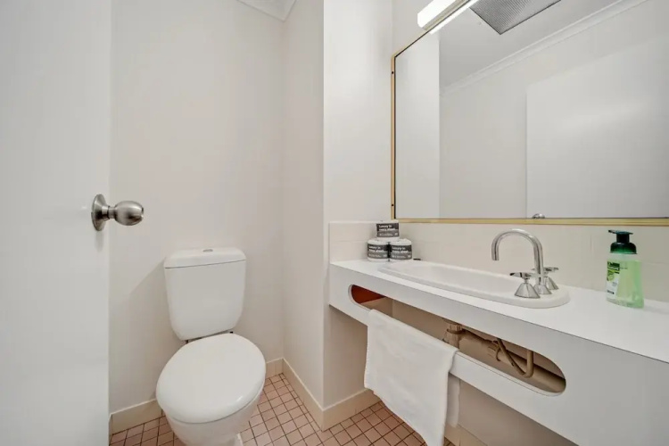 2-bed With Pool, Bbq, Tennis Court & Parking