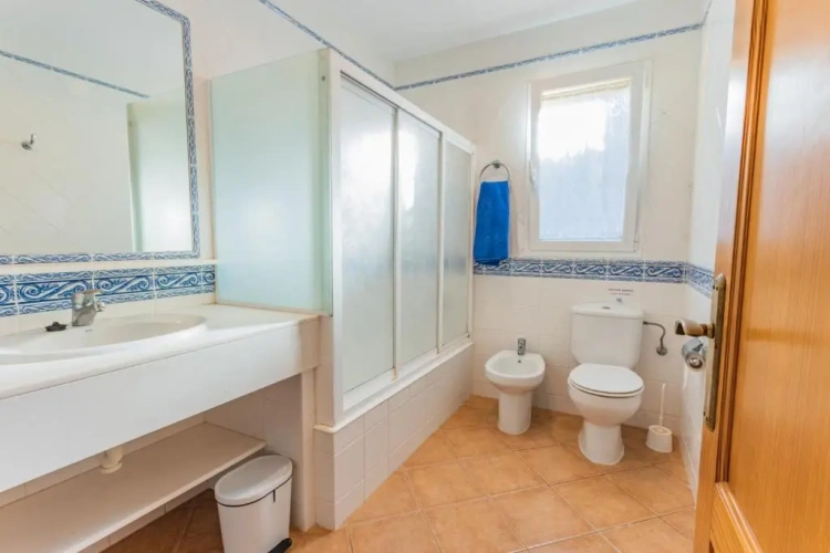 3 Bedrooms Cottage