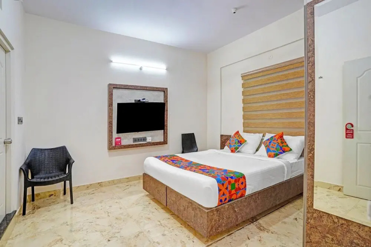 Fabhotel Metro Grand
