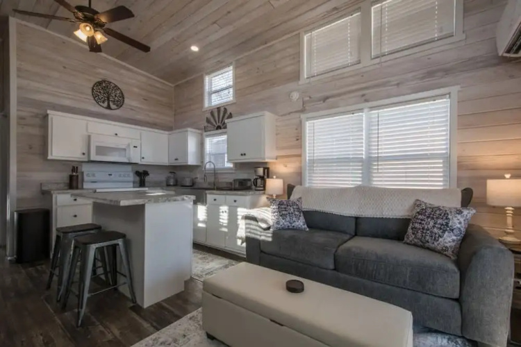 Cozy 1BR Tiny Home w Pool Access Free Tix