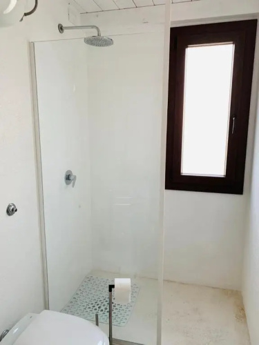Luxar Room