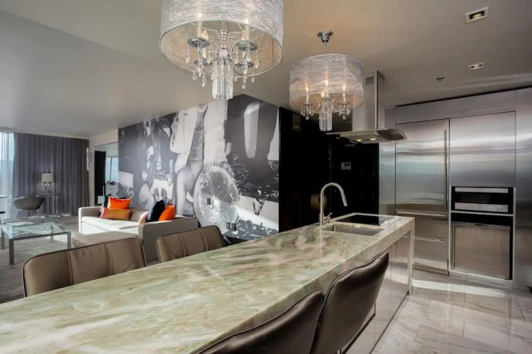 Palms Place Unit 35321