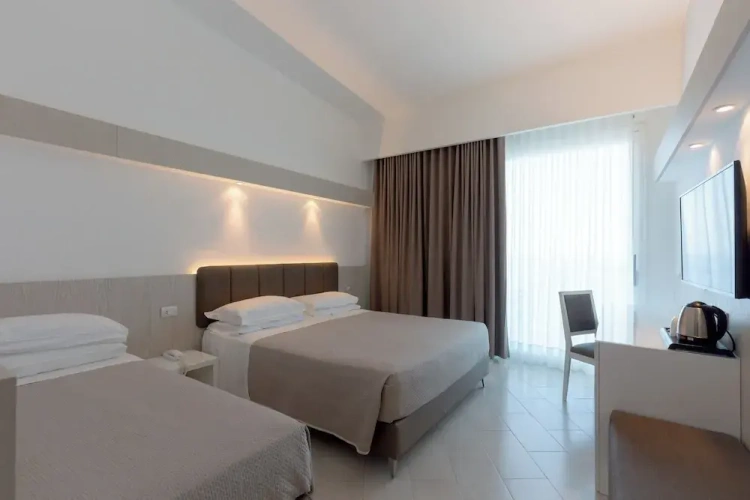 Superior Quadruple room with balcony