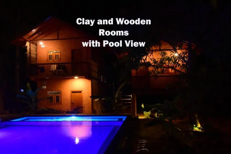 Standard Triple room with pool view