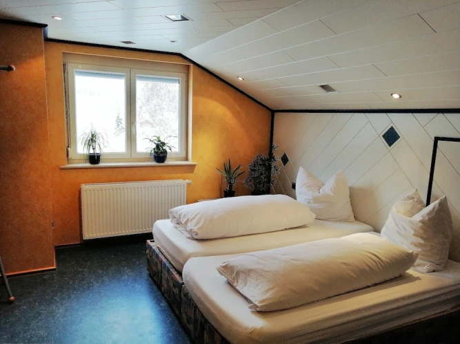 Standard Triple room