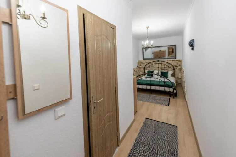 Gong Apartments