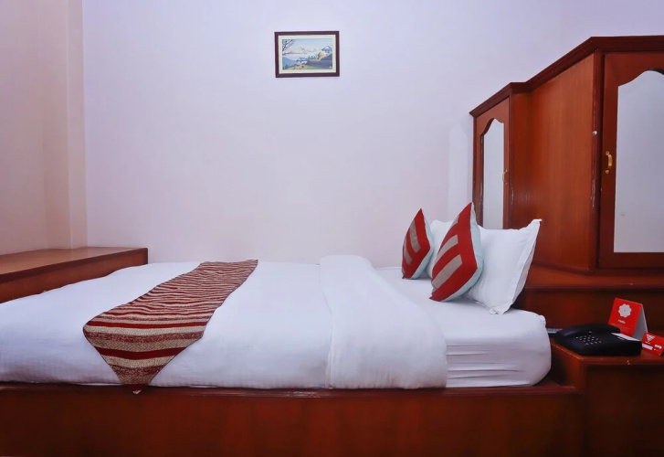 OYO 132 Hotel Fly Inn