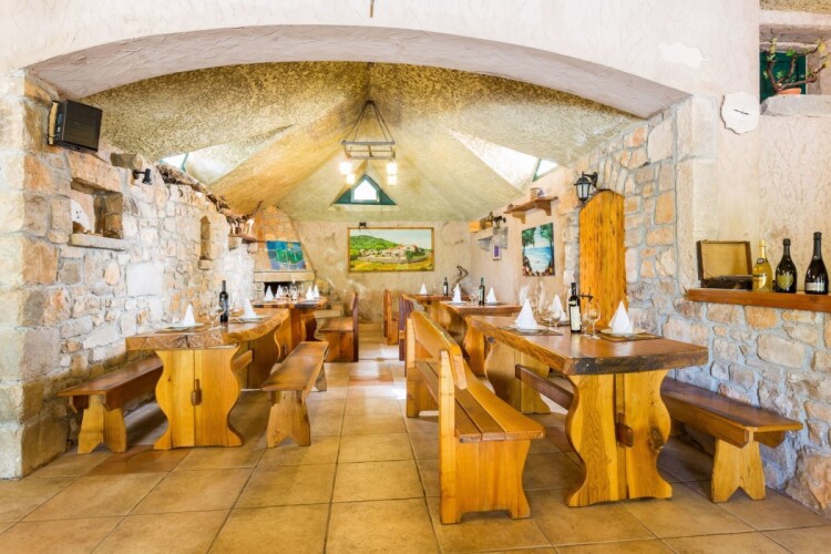 Rooms & Villas Nono Ban Over view