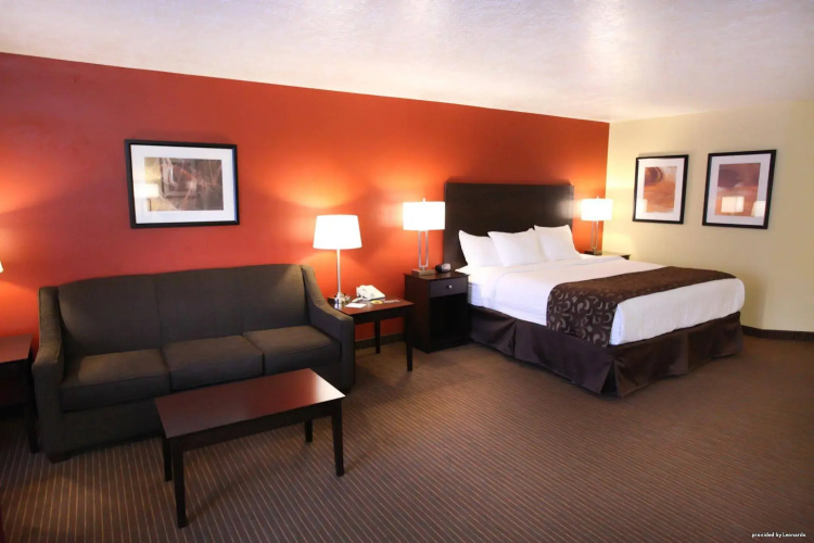 Best Western El Rey Inn & Suites