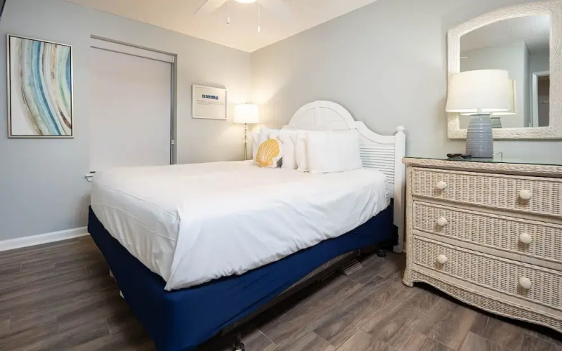 Phoenix Vi 6803 3 Bedroom Condo