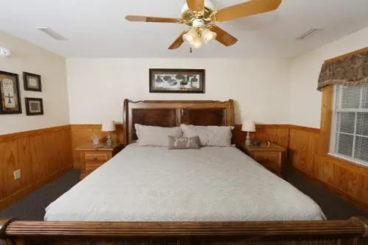 Wildwood Falls 4 3 Br cabin by RedAwning