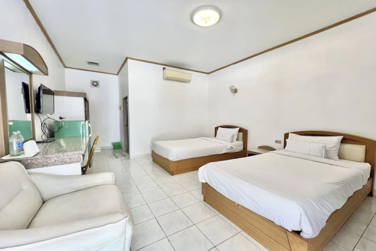 Superior Twin room with balcony