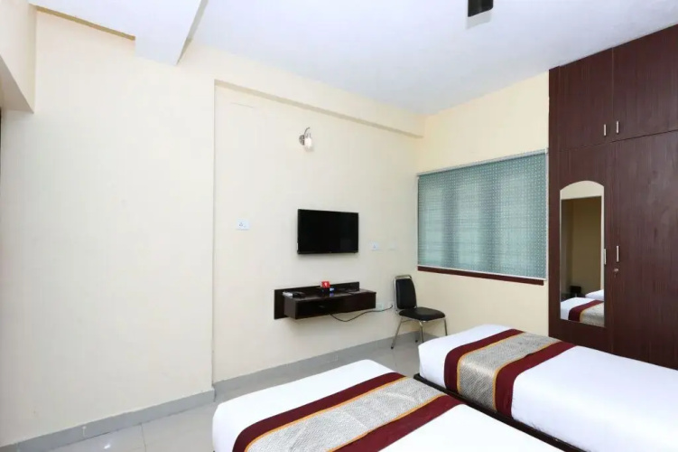 Neighbour Inn Kolathur